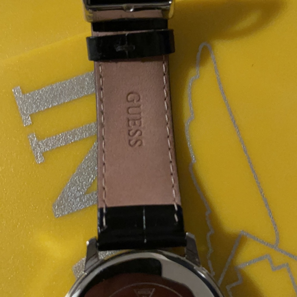 Guess Watch - Picture 5 of 5